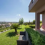 Tholos Apartments