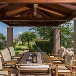 Tholos Apartments